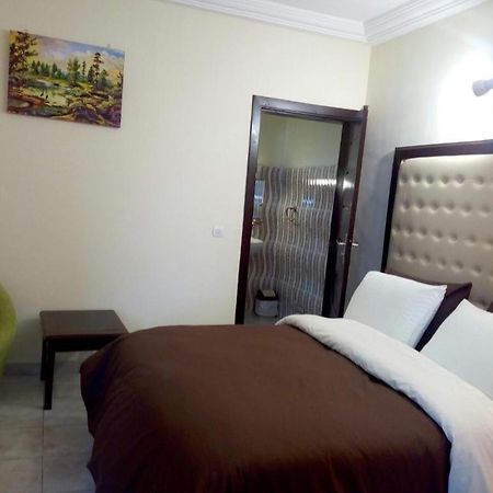 Hotel Saphir Abidjan Exteriör bild
