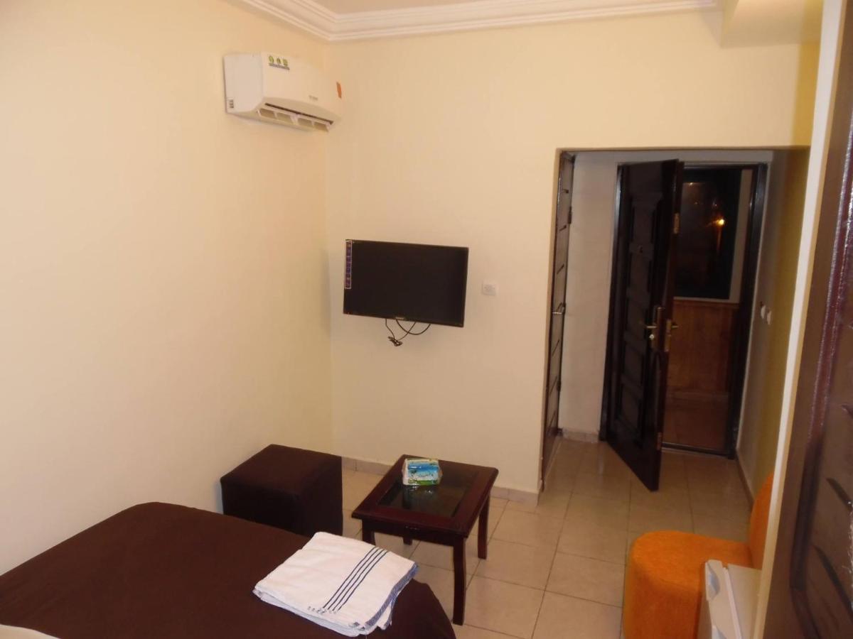 Hotel Saphir Abidjan Exteriör bild
