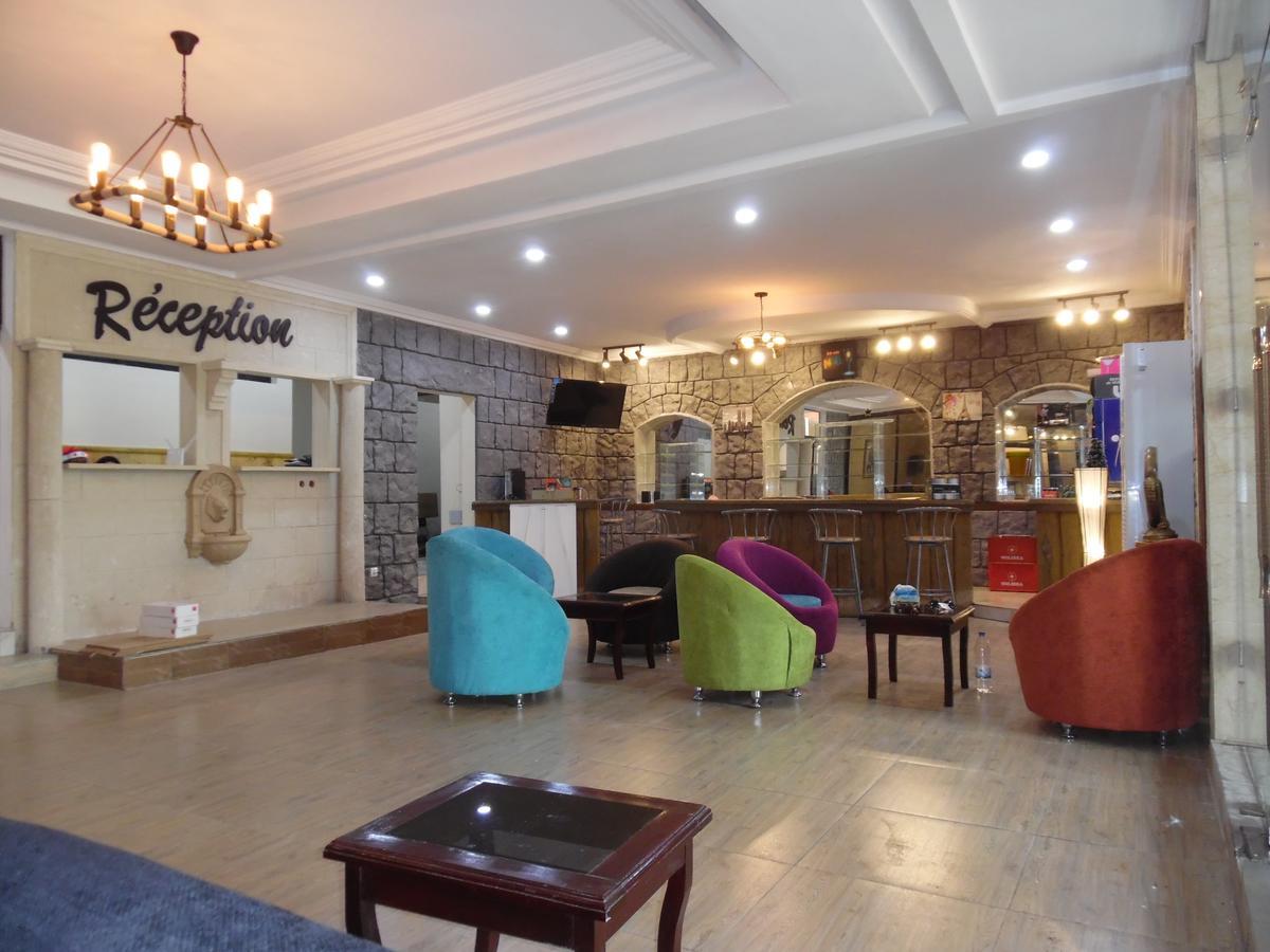 Hotel Saphir Abidjan Exteriör bild