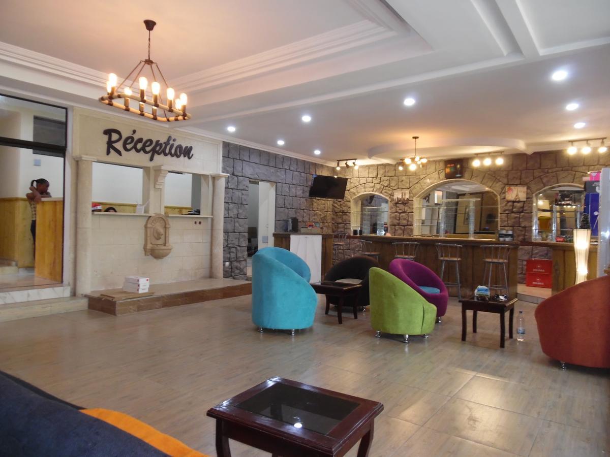 Hotel Saphir Abidjan Exteriör bild