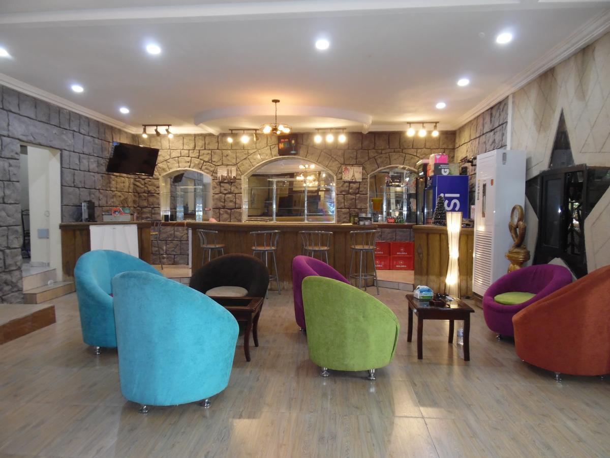 Hotel Saphir Abidjan Exteriör bild