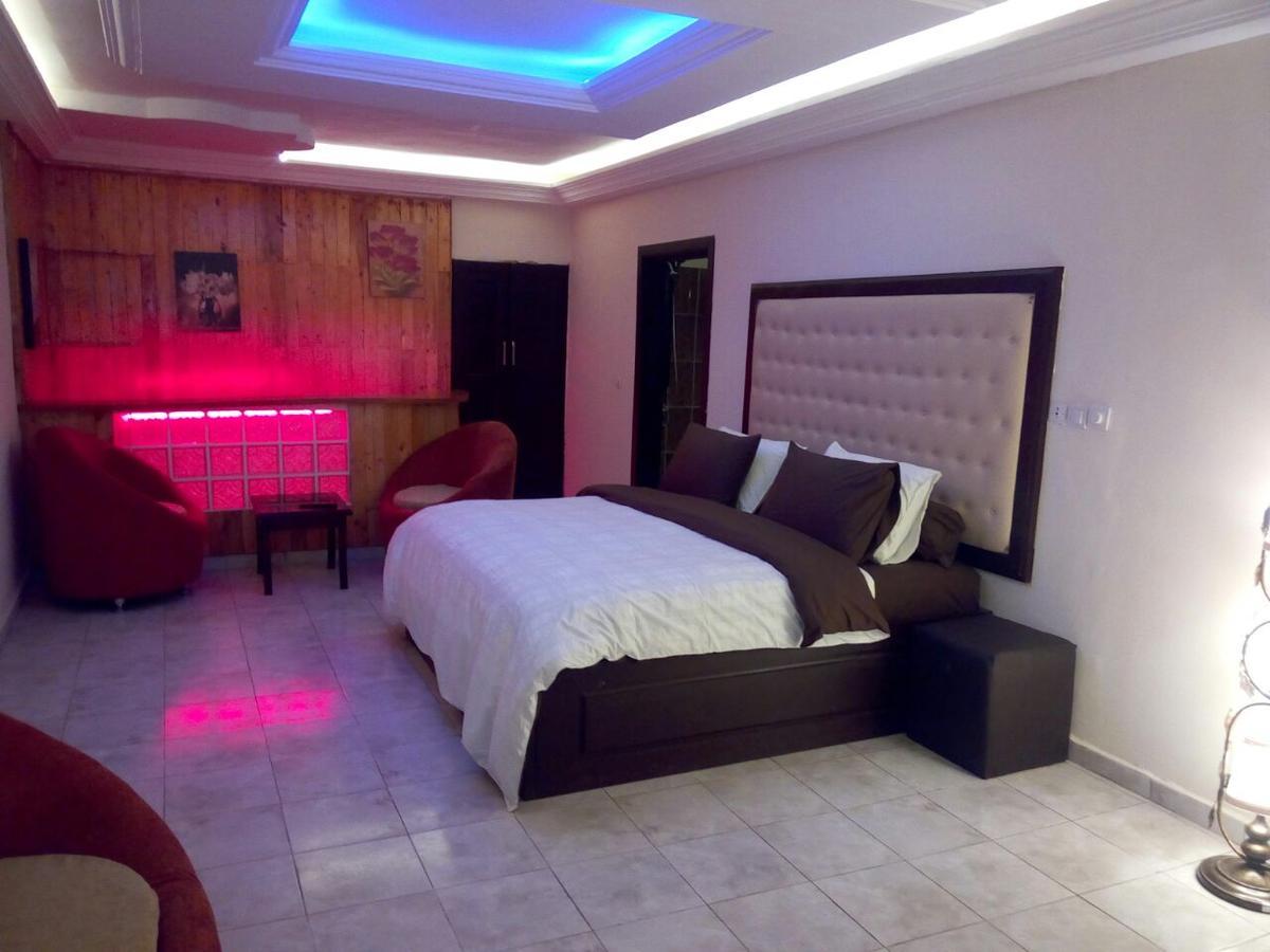 Hotel Saphir Abidjan Exteriör bild