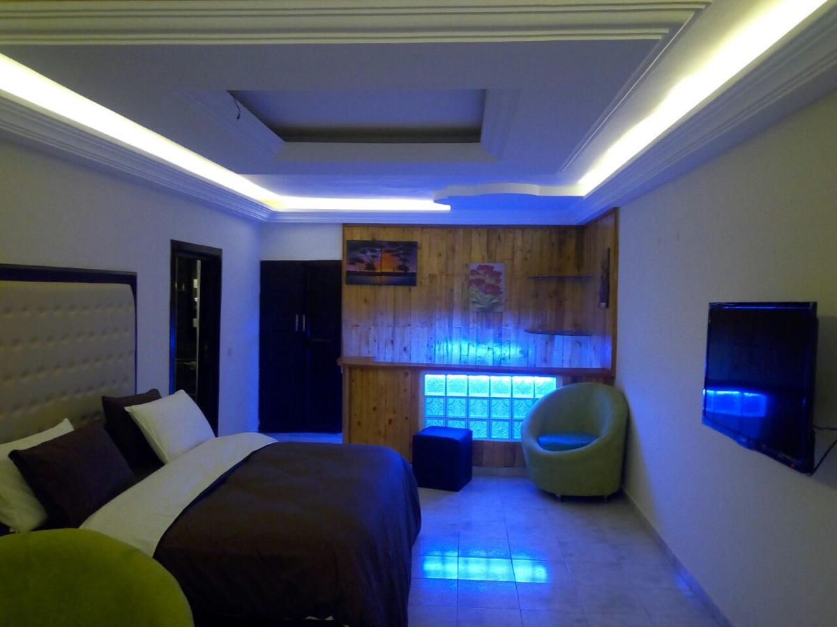 Hotel Saphir Abidjan Exteriör bild