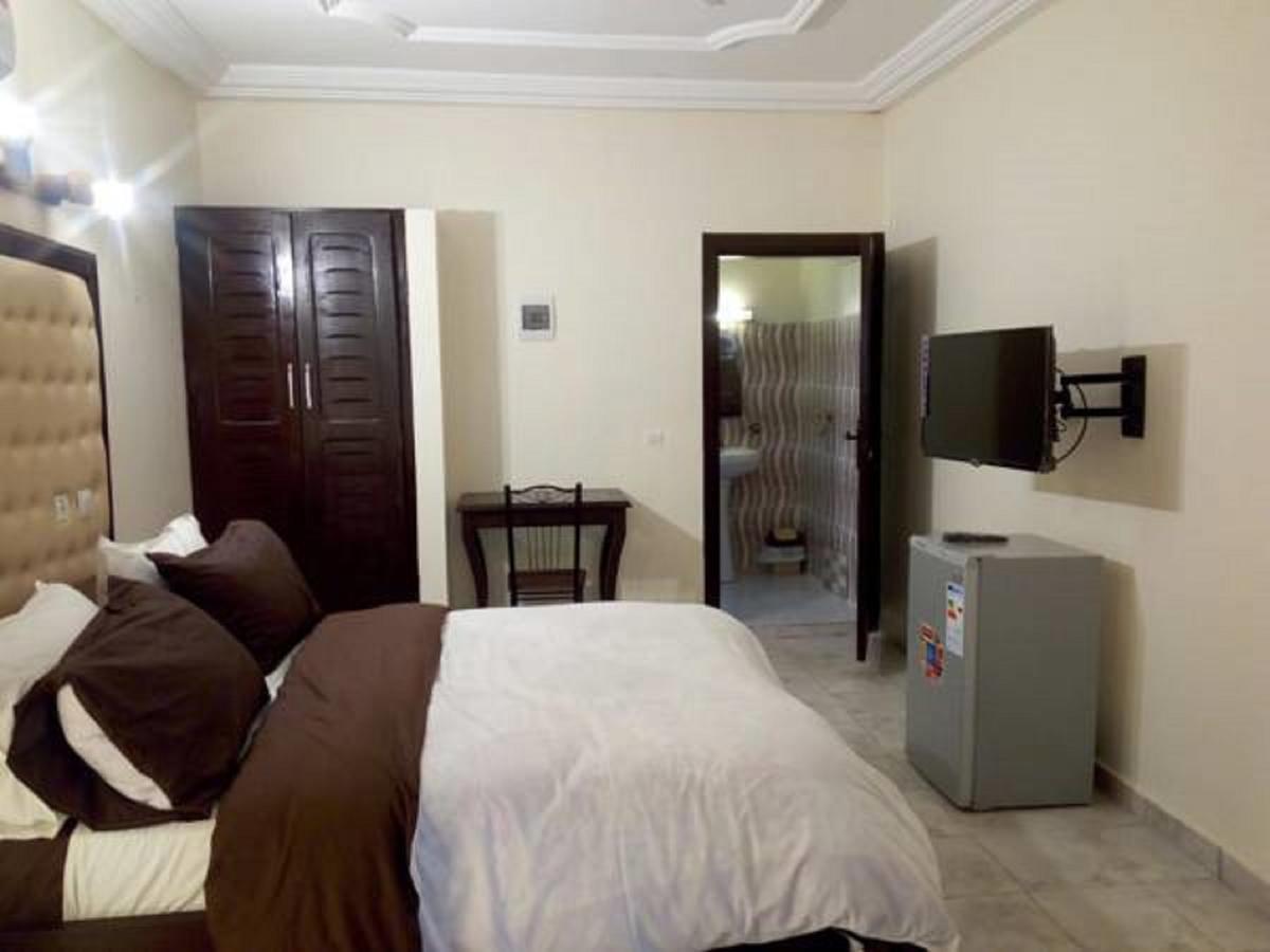 Hotel Saphir Abidjan Exteriör bild