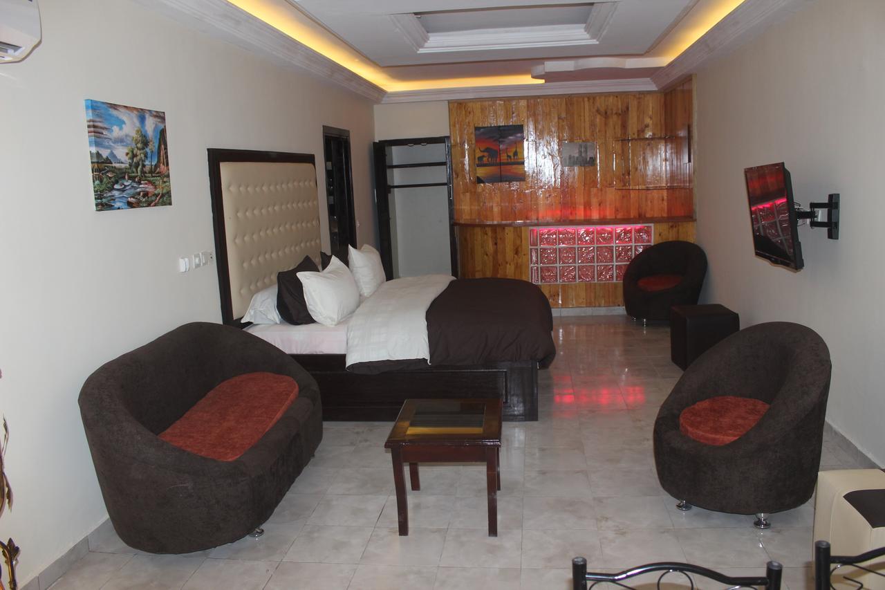Hotel Saphir Abidjan Exteriör bild