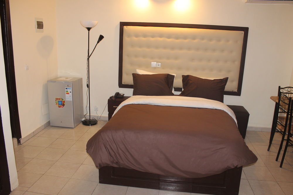 Hotel Saphir Abidjan Exteriör bild